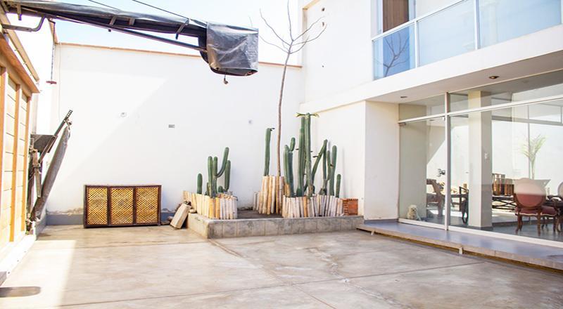 VENTA DE CASA DE 3 PISOS EN PIMENTEL